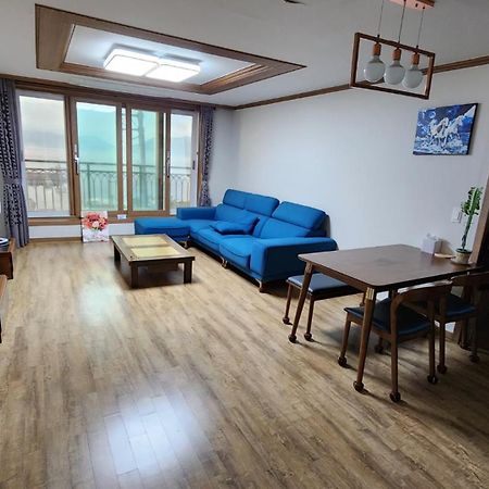 Geoje Seaside Luxury Family Villa Екстер'єр фото