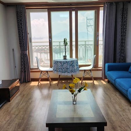 Geoje Seaside Luxury Family Villa Екстер'єр фото