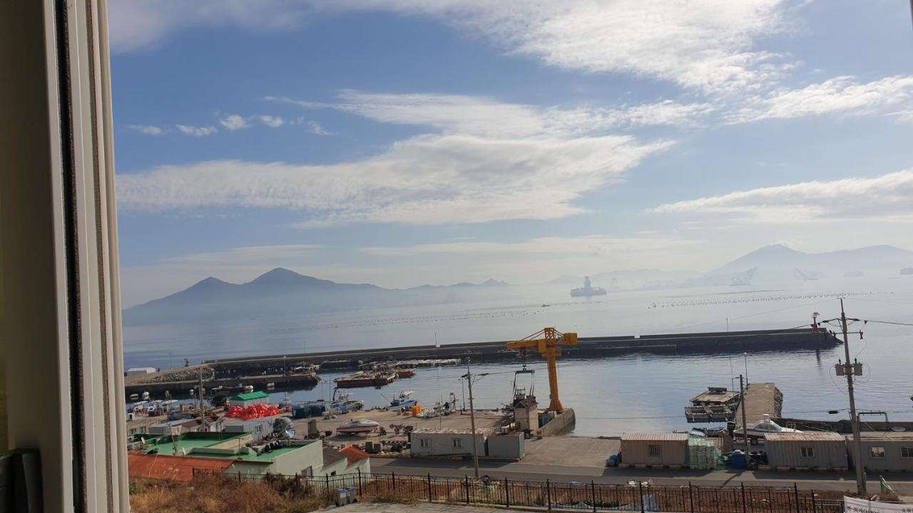 Geoje Seaside Luxury Family Villa Екстер'єр фото