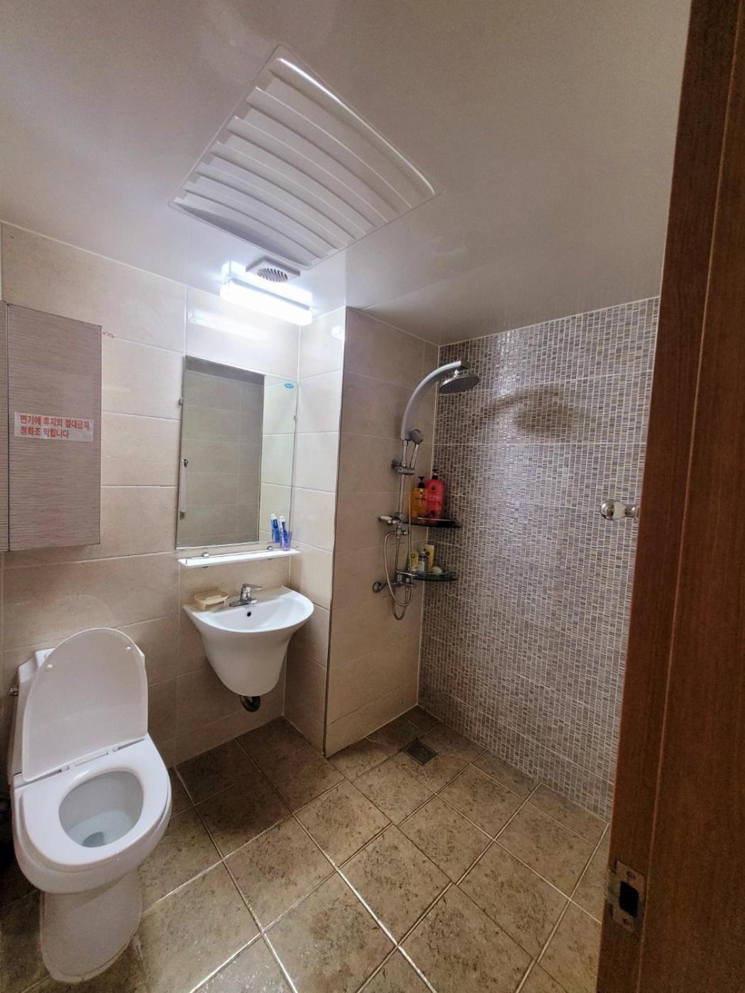 Geoje Seaside Luxury Family Villa Екстер'єр фото