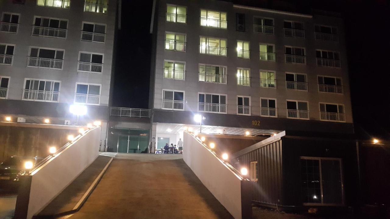 Geoje Seaside Luxury Family Villa Екстер'єр фото